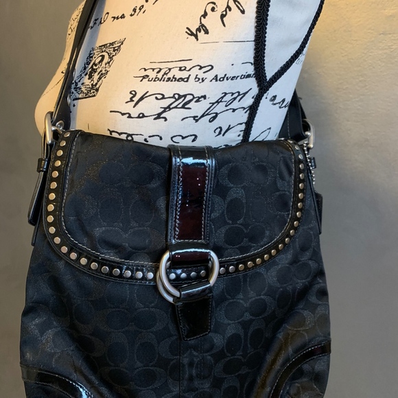 Coach - Picture 2 of 8